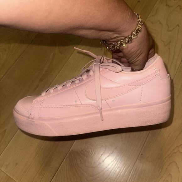 Women's Nike Blazer Low Platform Atmosphere Pink DJ0292-600 Size 10 - Picture 6 of 9